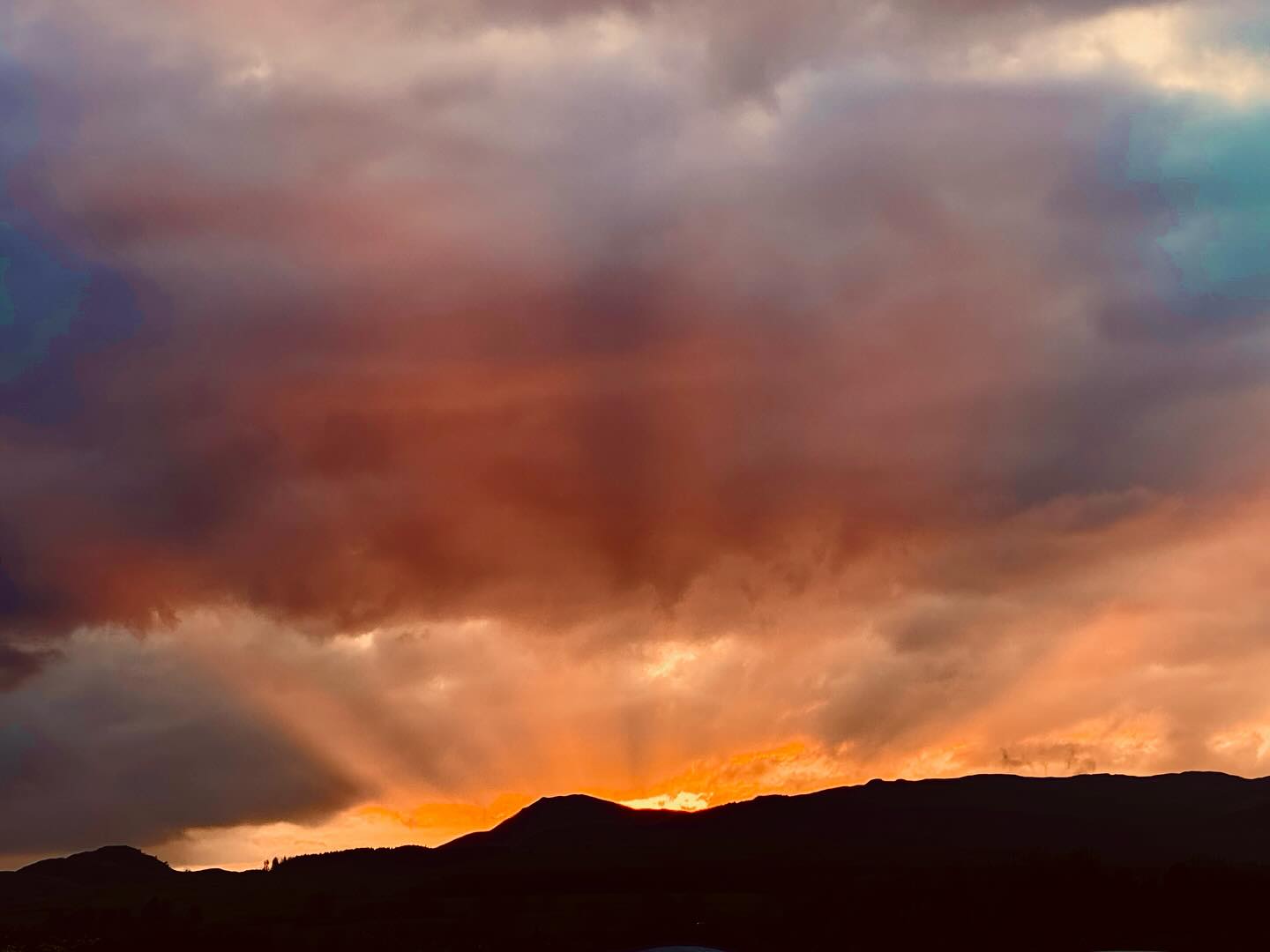 #smlp #bala #wales #sunset #sun #iphoneography #shotoniphone