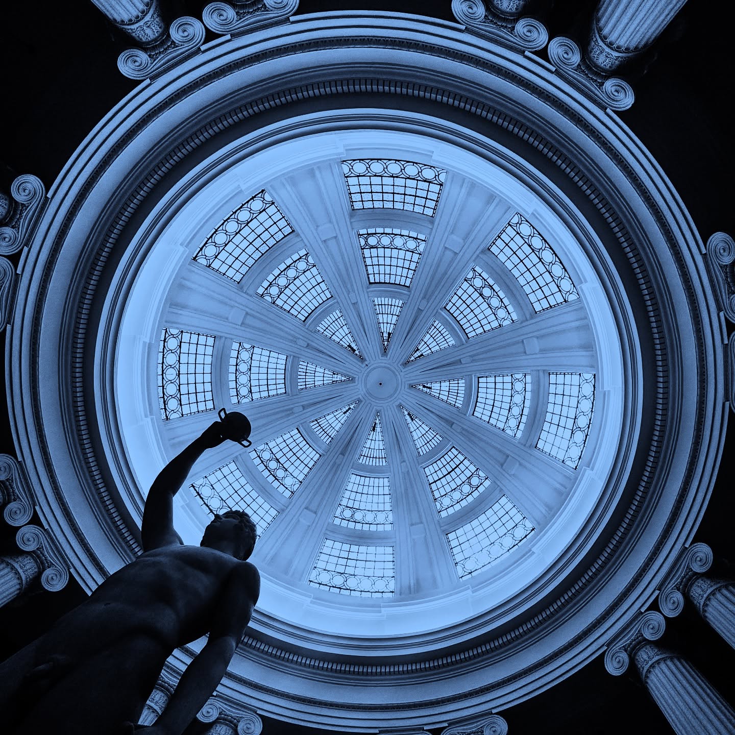 Beautiful ceiling and a tiny …..